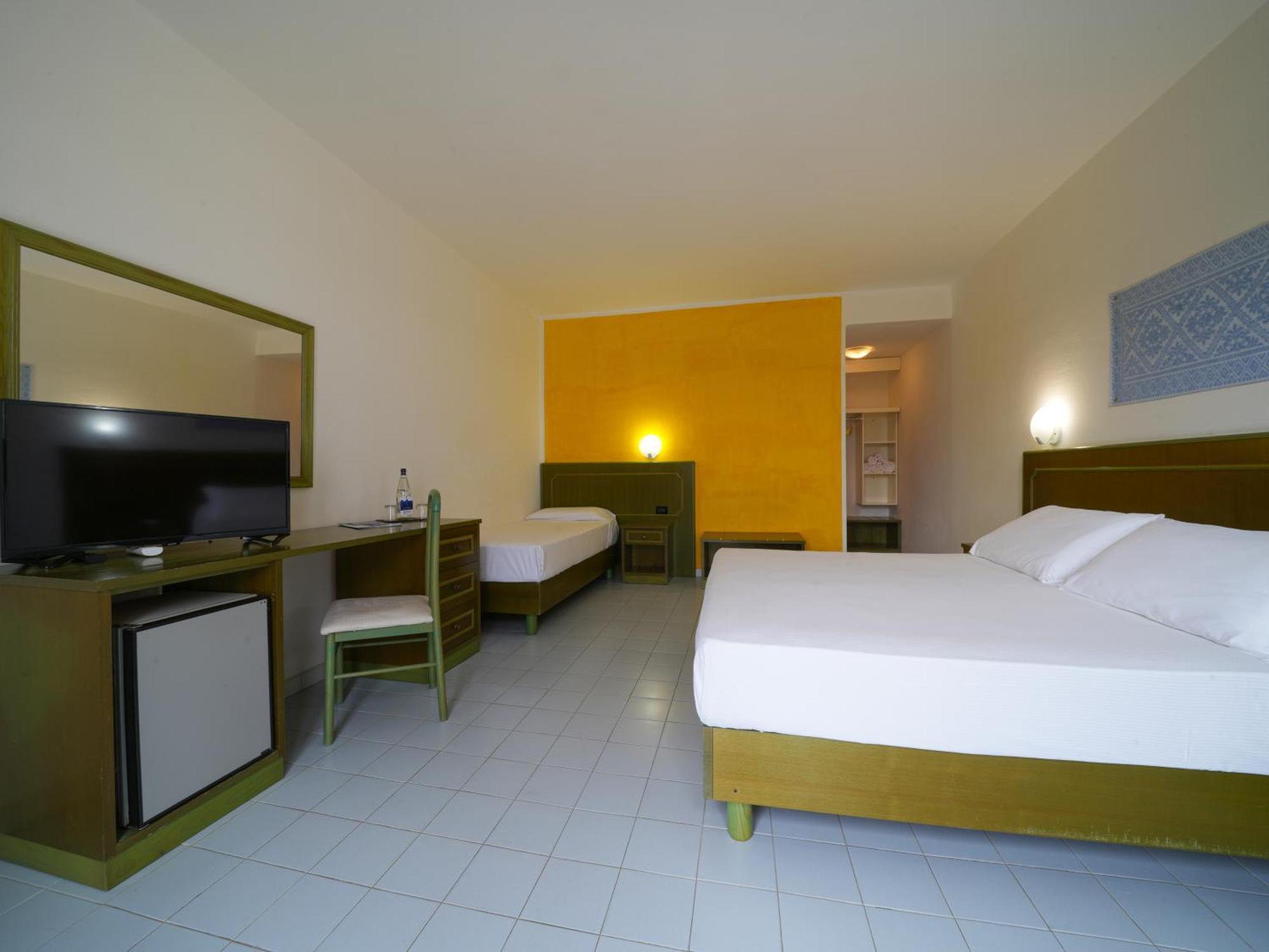 Le Tonnare Di Stintino - Beach Resort ภายนอก รูปภาพ