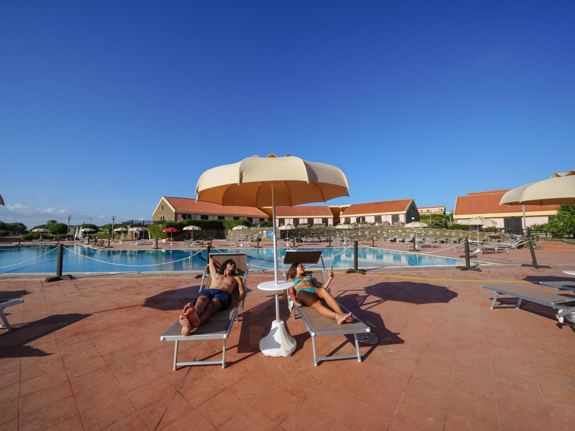 Le Tonnare Di Stintino - Beach Resort ภายนอก รูปภาพ