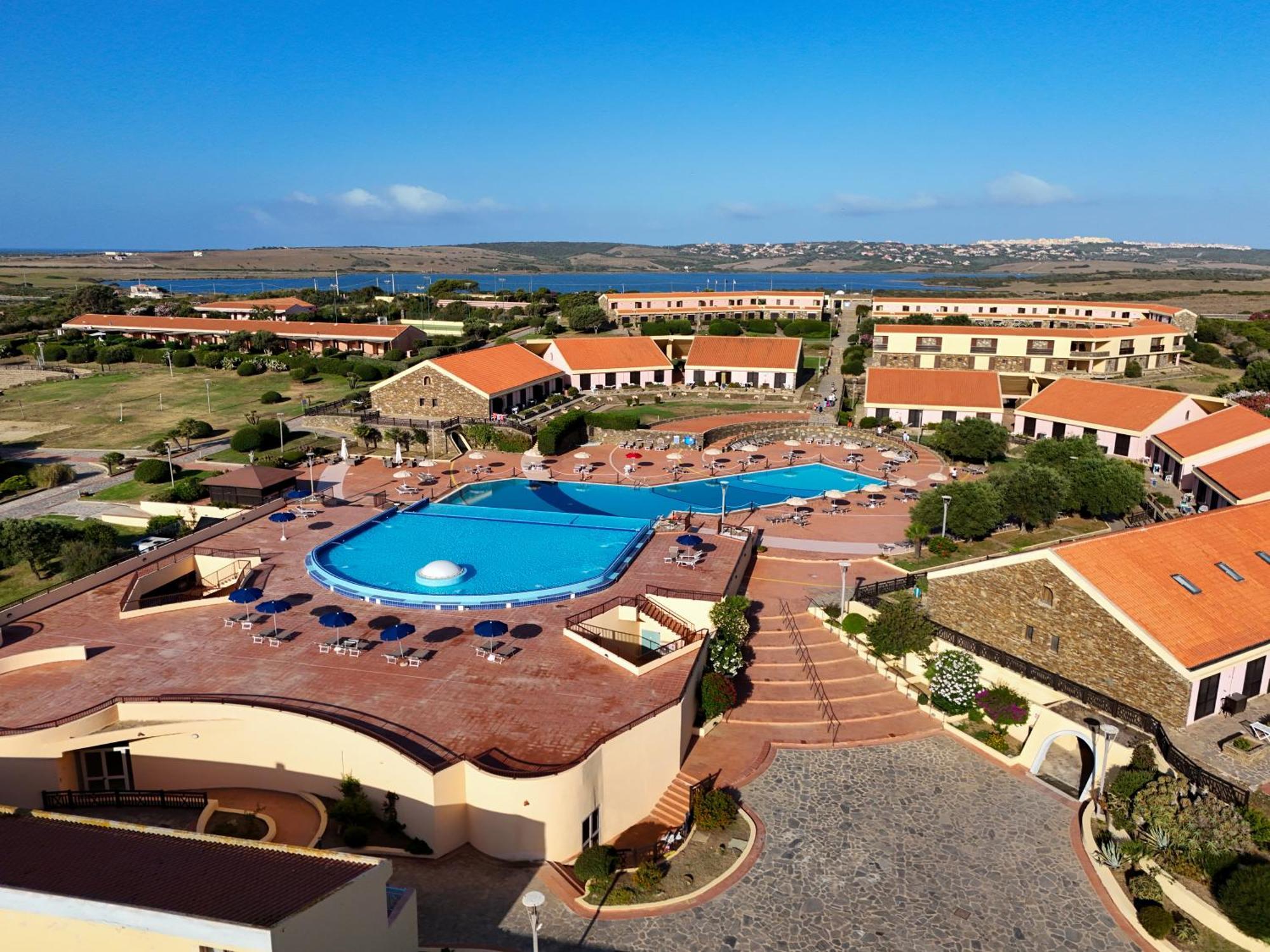 Le Tonnare Di Stintino - Beach Resort ภายนอก รูปภาพ